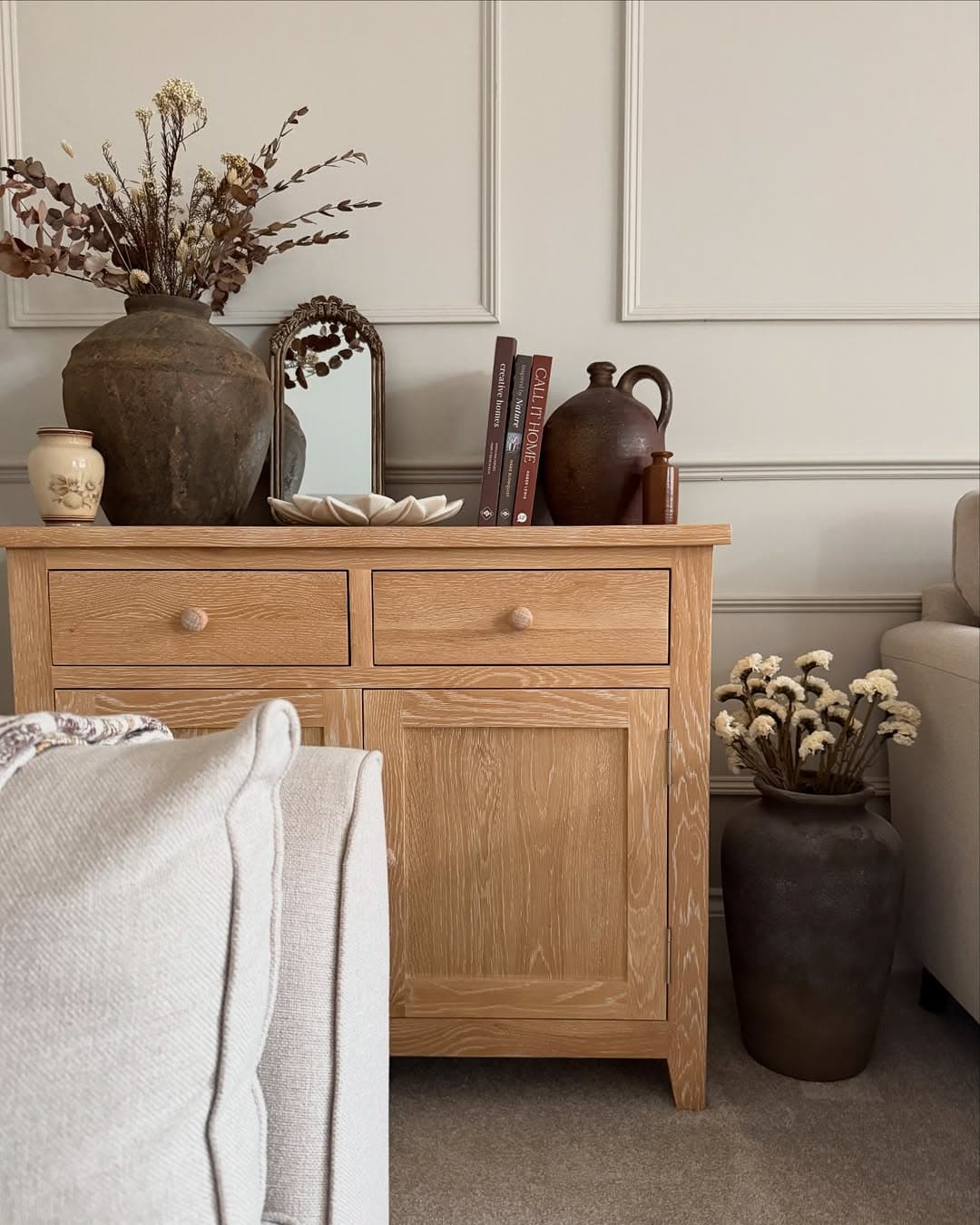 Monday A few little Monday stills of a tour around some of my favourite spaces in our home! I know a lot of you love to zoom in on the details (because so do I!) so stills will always have my heart! Hope you’ve all had a lovely Monday (2).jpg