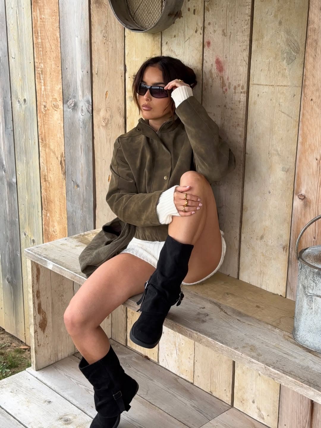 Countryside living 🌾🐑🚜🐾Full outfit is @egoofficial - discount code- BETHSOUTHCOTT25 🖤 (2).jpg