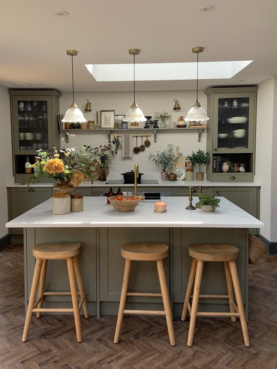 Happy Sunday 🍂🍁 Stills of the kitchen as I know some people prefer them to reels! Let me know .jpg